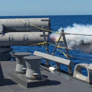 Mark 32  torpedo tubes triple 1/35 (1piece) - Image 3